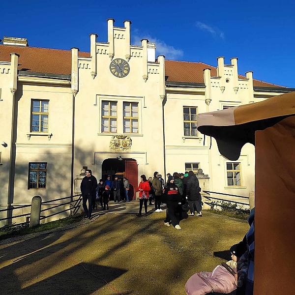 Blovice, zámek Hradiště - ADVENTNÍ TRHY 2024