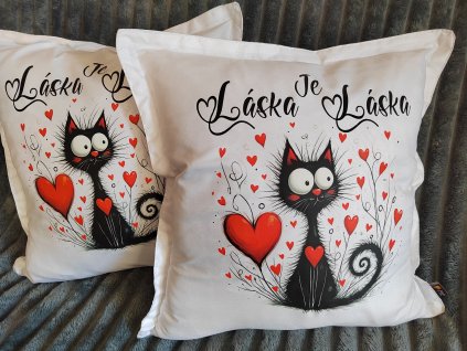Polštářek LÁSKA JE LÁSKA  Valentýn