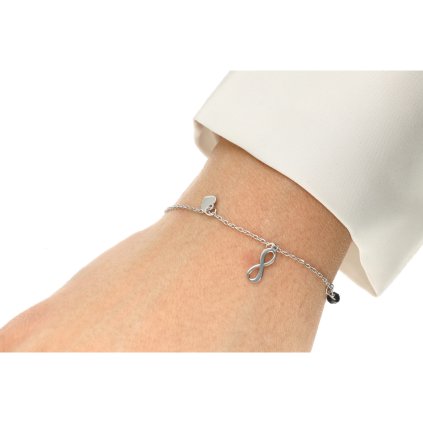 Náramky na ruce 18112025 36