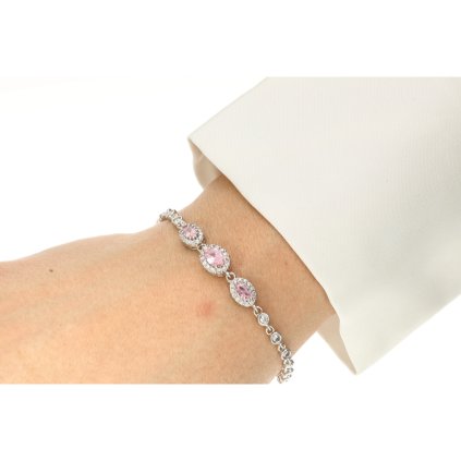 Náramky na ruce 18112025 17