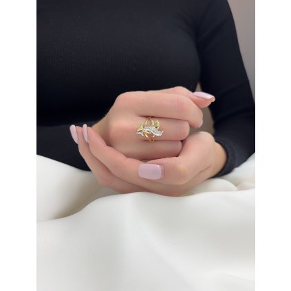 Zlatý prsten s delfíny kombinované zlato