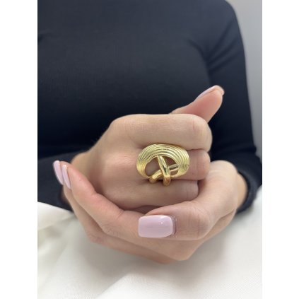 Zlatý dámský prsten vesmírný model