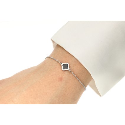 Náramky na ruce 18112025 23