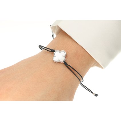 Šnurkove naramky na ruce 21112025 7