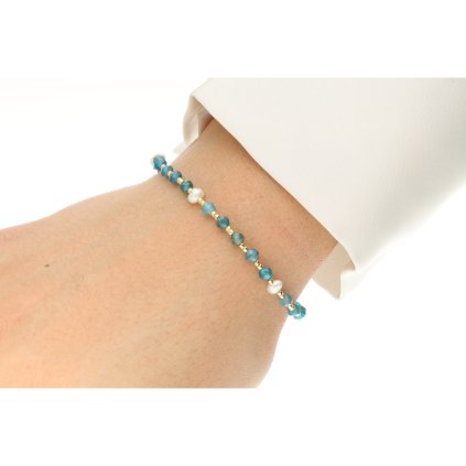 Šnurkove naramky na ruce 21112025 17