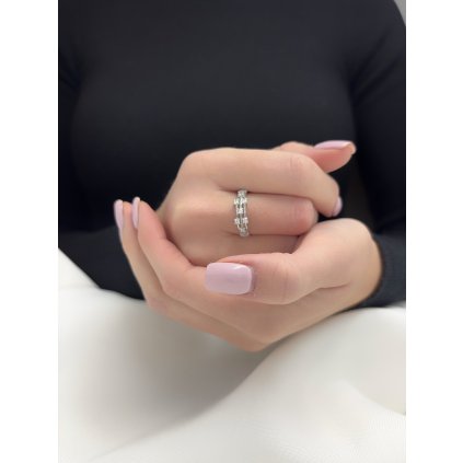 Stříbrný prsten trojřadý se zirkony