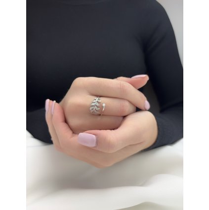 Stříbrný prsten otevřený list