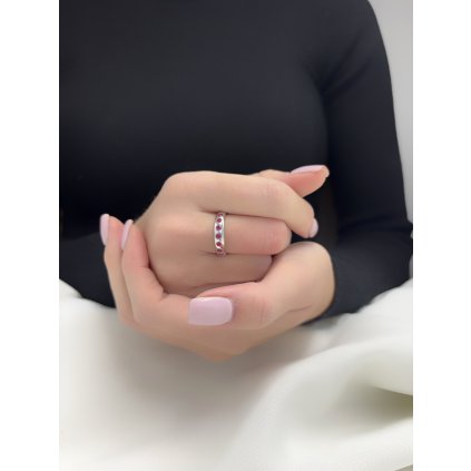 Stříbrný prsten s fuchsiovými zirkony