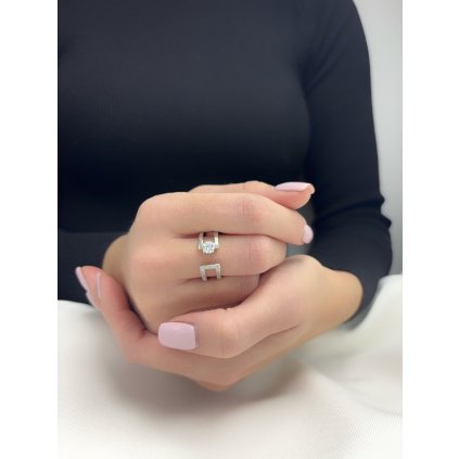 Stříbrný prsten otevřené zirkony