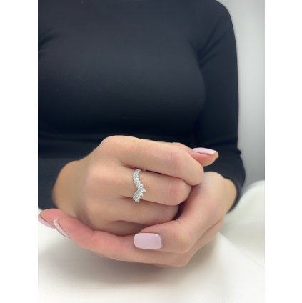 Stříbrný prsten diadém