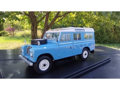 LAND ROVER series III 109   1980  Light Blue