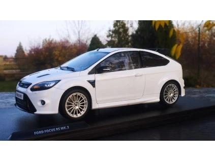 FORD Focus  RS  Mk 2 2009  White
