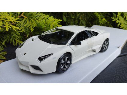 LAMBORGHINI Reventon  White