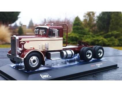 PETERBILT 281 1955 Braun