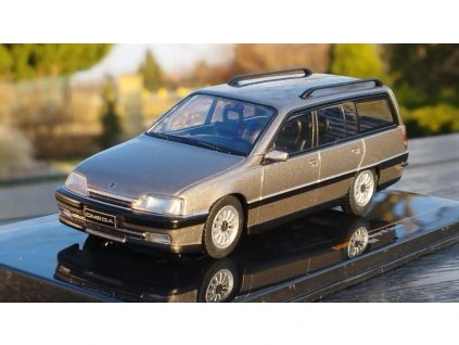 OPEL Omega A2 caravan 1990 Grey