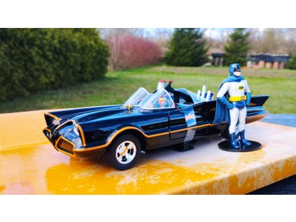 BATMOBILE 1966 + figurka Robina