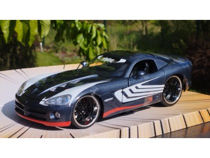 DODGE Viper SRT 10  2006 s figurkou VENOM