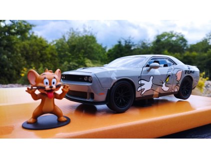 DODGE Challenger 2015 ,,TOM a JERRY ,, s figurkou Jerryho Grey