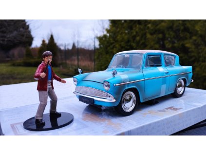 FORD Anglia 1959 Harry Potter s figurkou Harryho