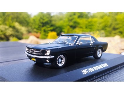 FORD Mustang Coupe 1967 z filmu CREED black - Limited Edition .