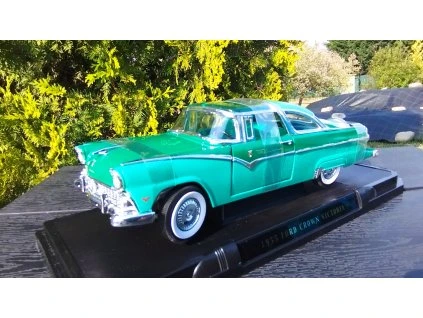 FORD Crown Victoria 1955 green