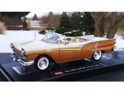 FORD Fairline 500 Skyliner 1957 Bronz