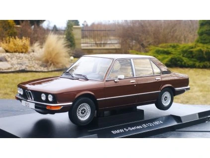 BMW 5 ( E12 ) 1973 Dark Brown