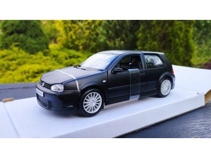 VW Golf IV R32 black