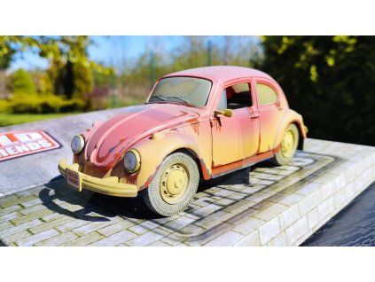 VW Beetle ,, Old Friend ,, Dirty Version Red