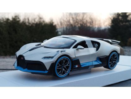 BUGATTI Divo White