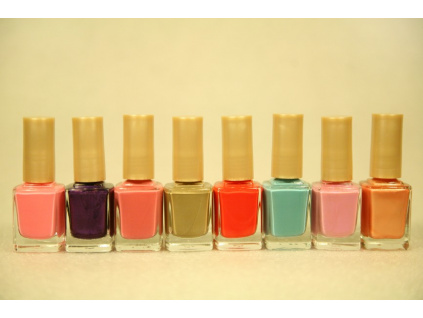 1248 bezacetonovy ruzovy lak na nehty c 130 pastelove ruzovy bez trpytek