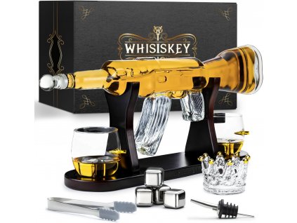 karafa na whiskey ve tvaru zbraně
