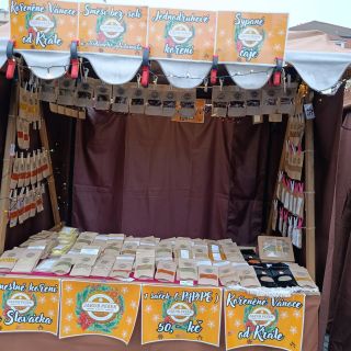 🟡🔴🟢 2. víkend na vánočním jarmarku v Uherském Hradišti + 4 dny do Štědrého dne + zítra ZLATÁ NEDĚLE = Vánoce... 🎄🎀😇...