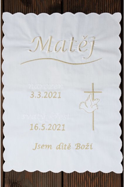 Křestní rouška s křížkem a holubicí (Vzor s vyšívanými okraji)
