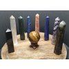 Obelisk ze slunečního kamene 10 cm G044