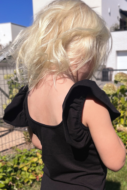 Dívčí body s volánky a hlubokými zády BIOBAVLNA+MODAL black