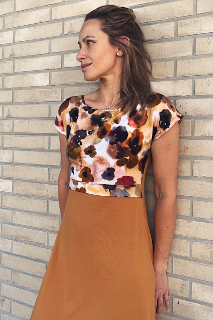 Adaptivní šaty SKATER Golden Bloom