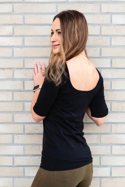 Elegantní tričko s hlubokými zády black super SLIM