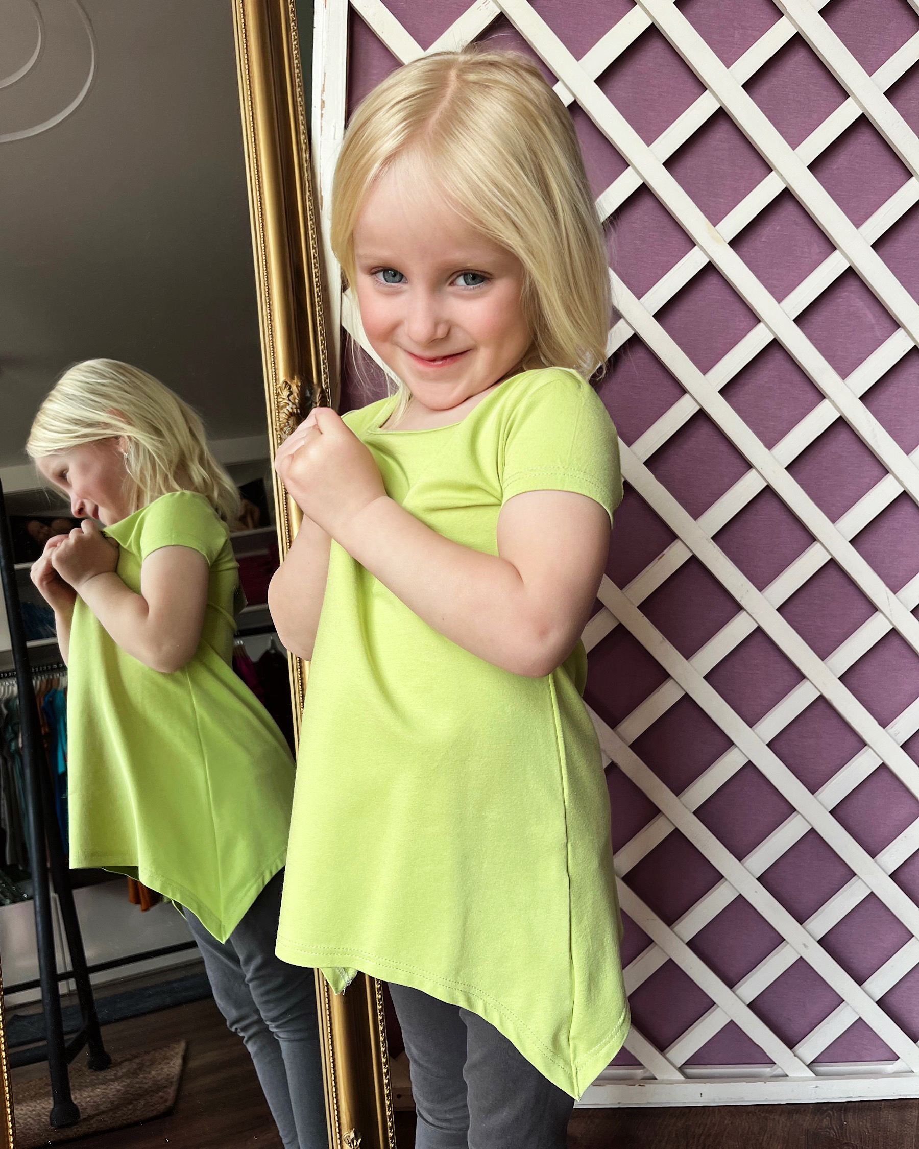 Krásná mamka Dívčí šaty/tunika limets Velikost: 3-4 roky