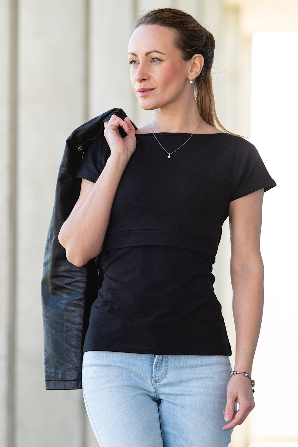 Krásná mamka Kojicí tričko Sofia black Velikost: M