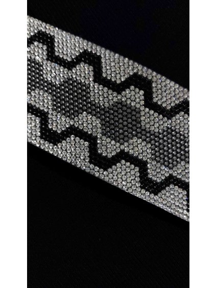 Strečový zirkónový opasok