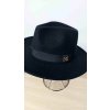 Čierny klobúk so zlatou aplikáciou, Čierna (Veľkosť UNI)