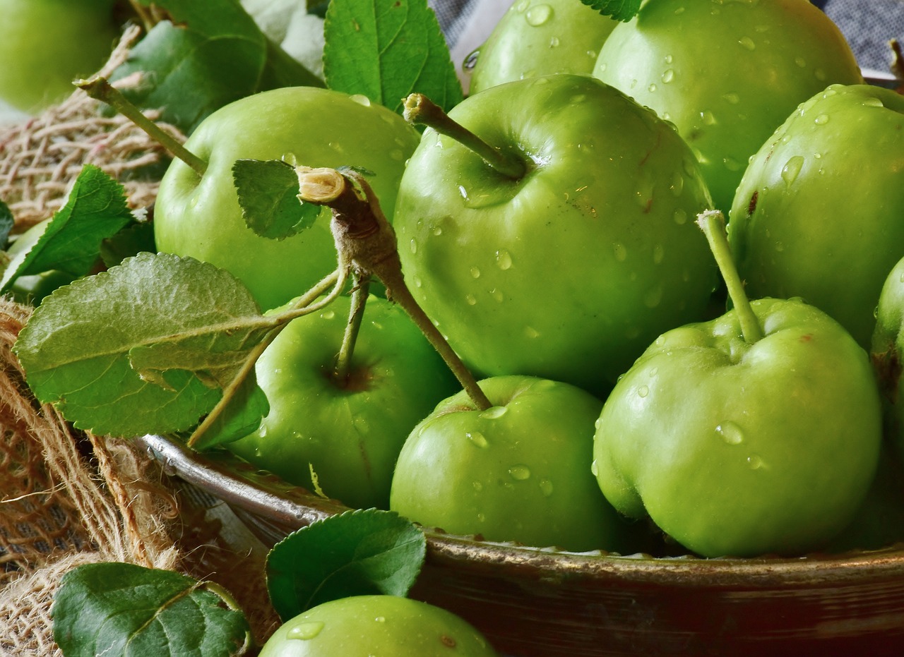 Svěží a energizující: 3+1 letní parfémy se zeleným jablkem