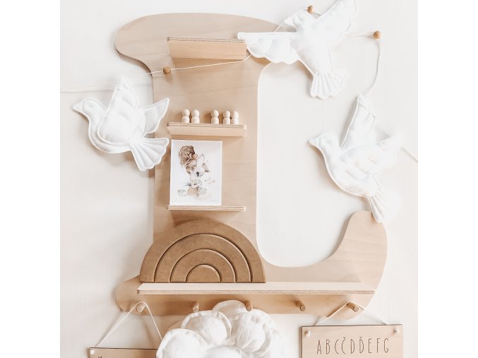 Písmenkové poličky 13