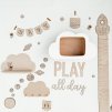 Nápis: PLAY all day
