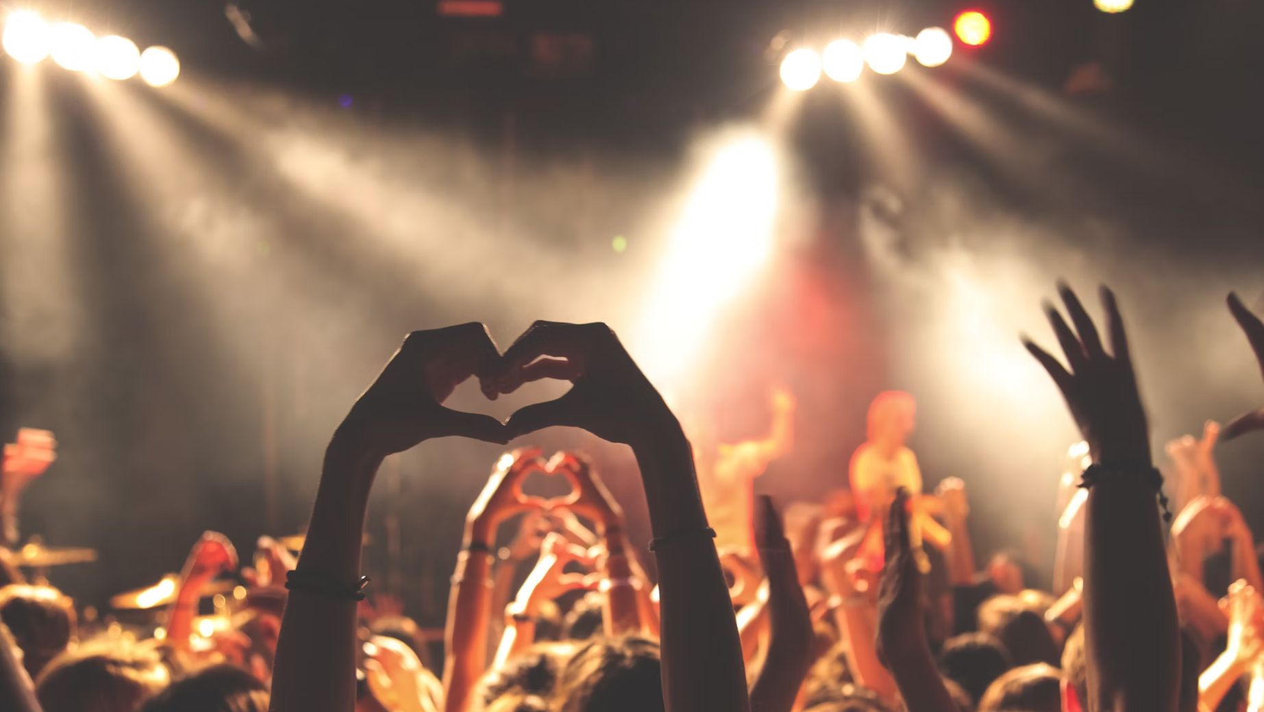 Co jsou poppers a jaké mají účinky? Vše, co potřebujete vědět