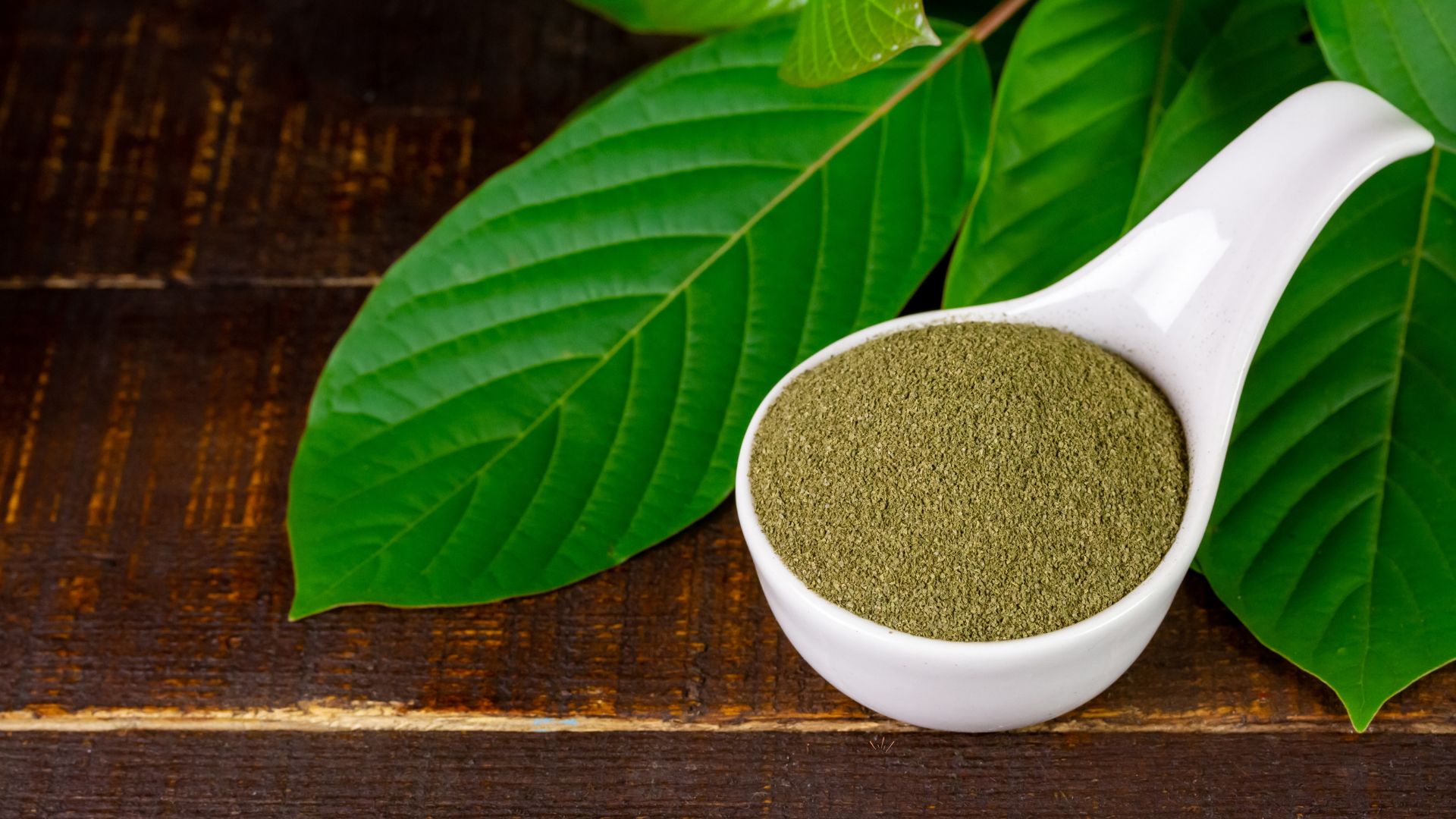 Was ist Kratom und welche Wirkungen hat es?