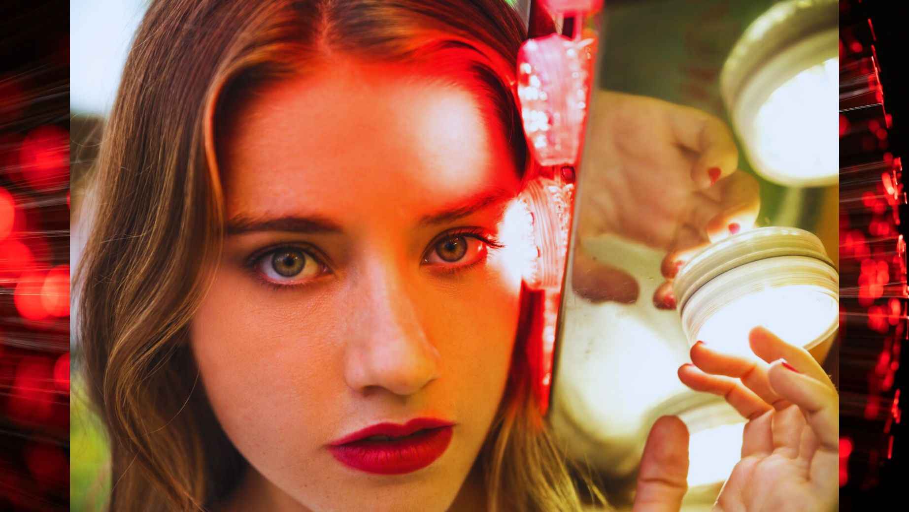 What are the effects of red light on the skin?