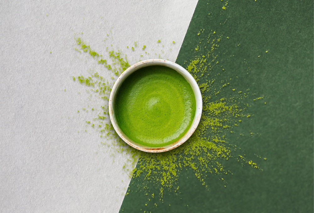 Biely vs. zelený kratom: Ktorý je pre vás ten pravý?