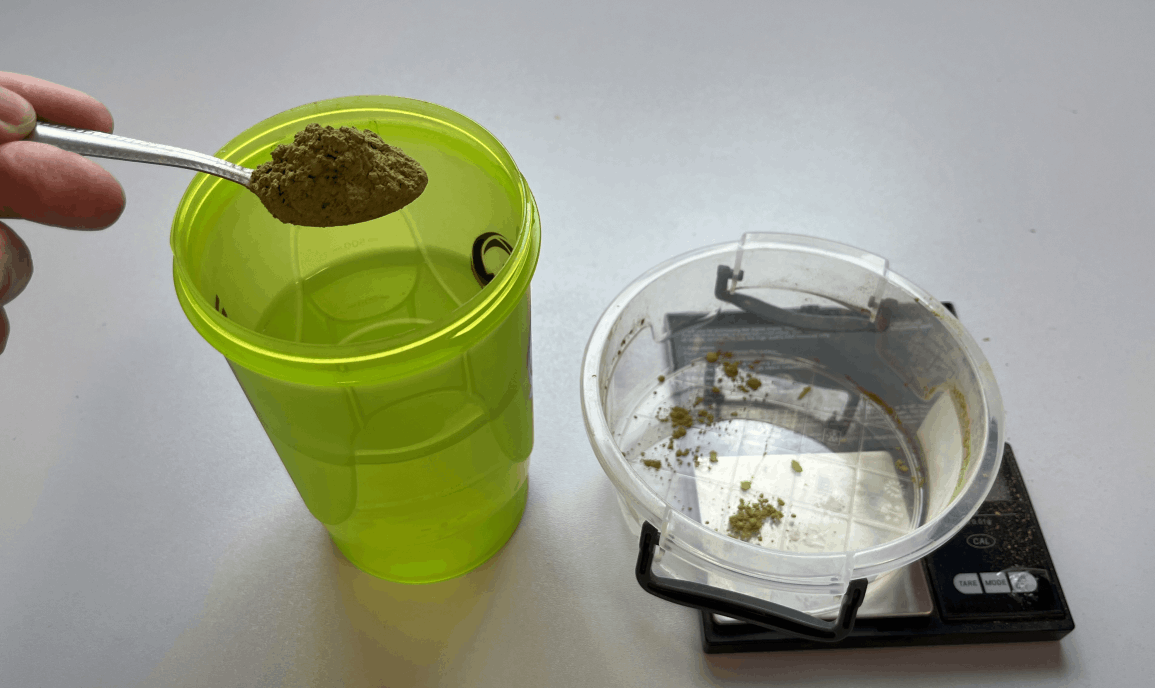 Jak užívat kratom - Kratom s vodou